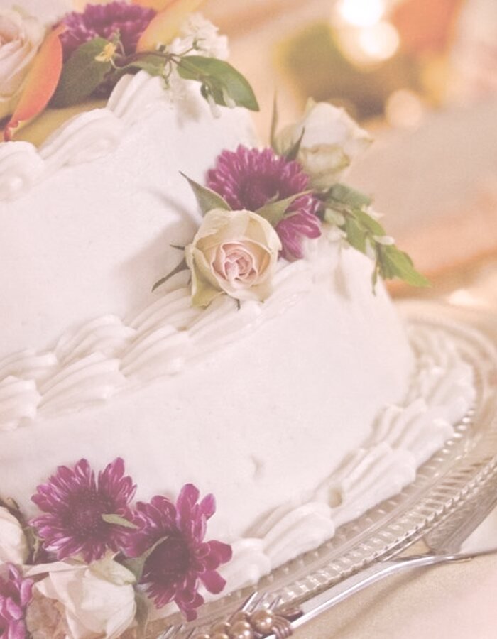 Classic White wedding cake